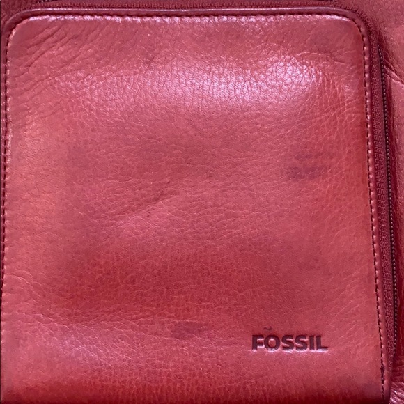 Small Red Leather Fossil Bag - Picture 2 of 16